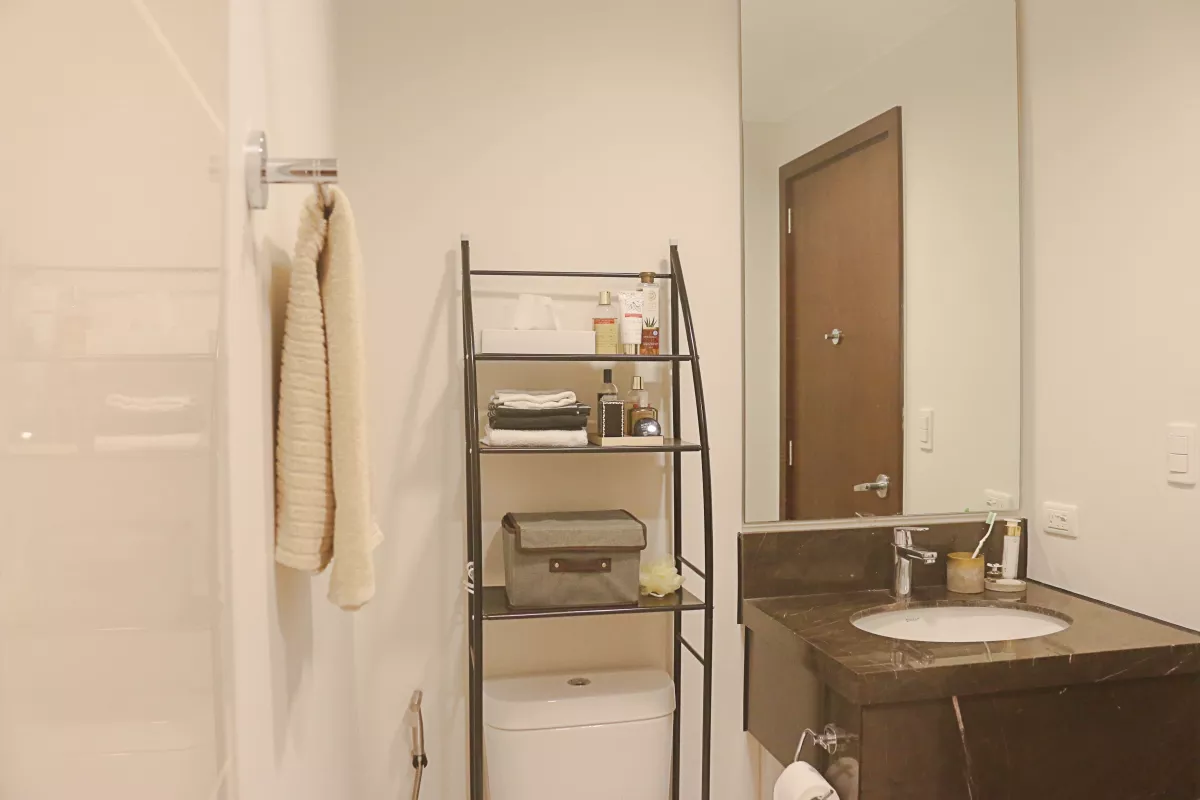 "2 Bedroom Condo for rent at Arbor Lanes, Arca South, Taguig City"09