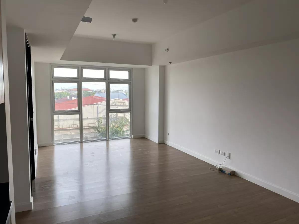 "For Rent : 1BR unit w/ parking at Veranda, Arca South, Taguig City"03