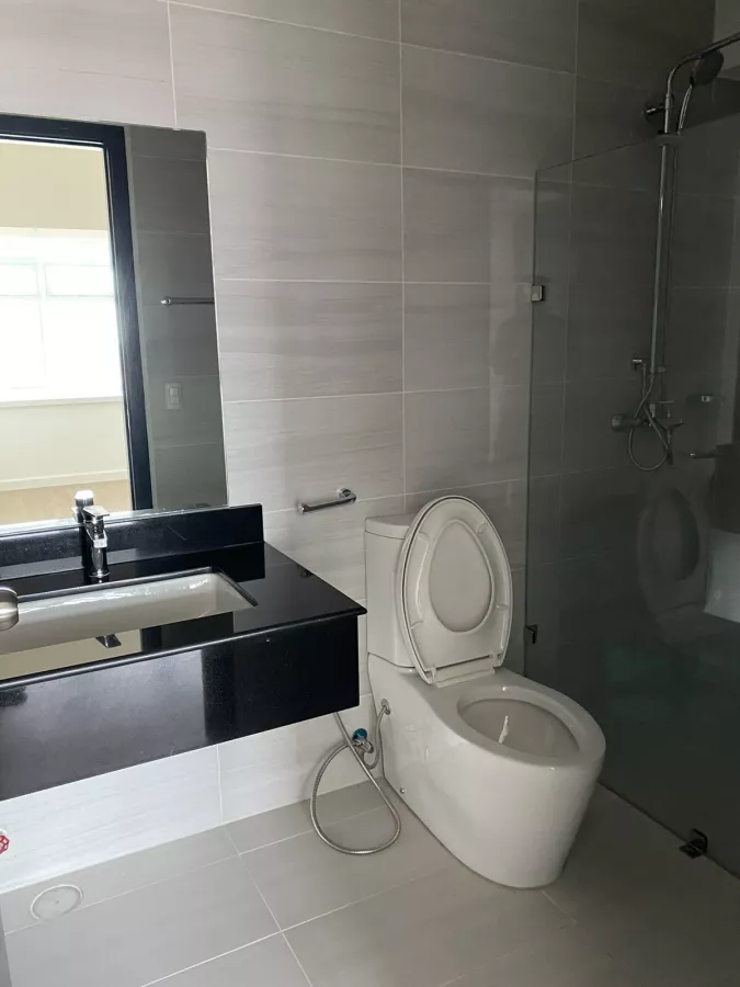 "For Rent : 1BR unit w/ parking at Veranda, Arca South, Taguig City"09
