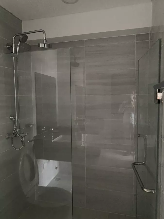 "For Rent : 1BR unit w/ parking at Veranda, Arca South, Taguig City"10