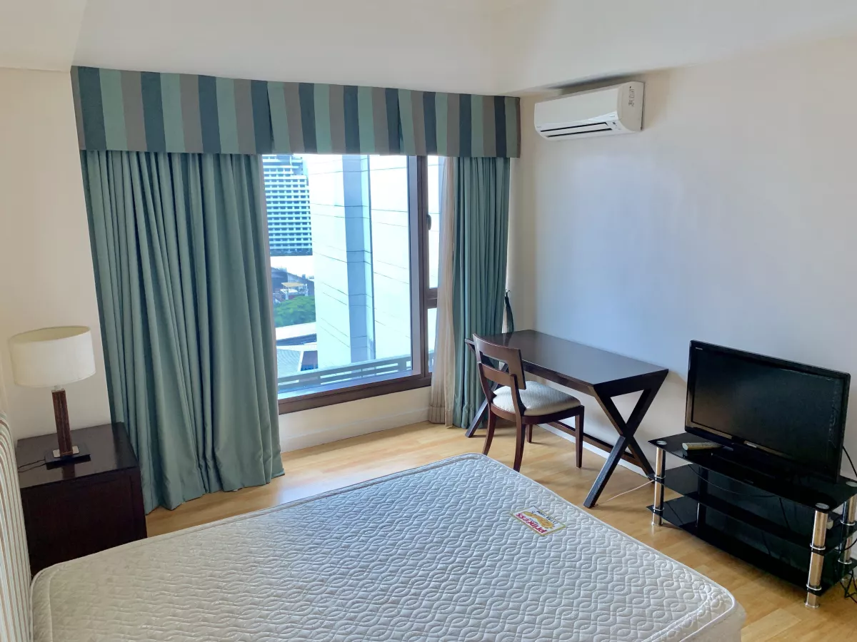 "The Shang Grand Legazpi Village, Makati U18B 2BR, For Only 115K"06