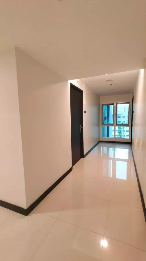 1 bedroom For Rent Two Serendra Fully Furnished condo for rent BGC02