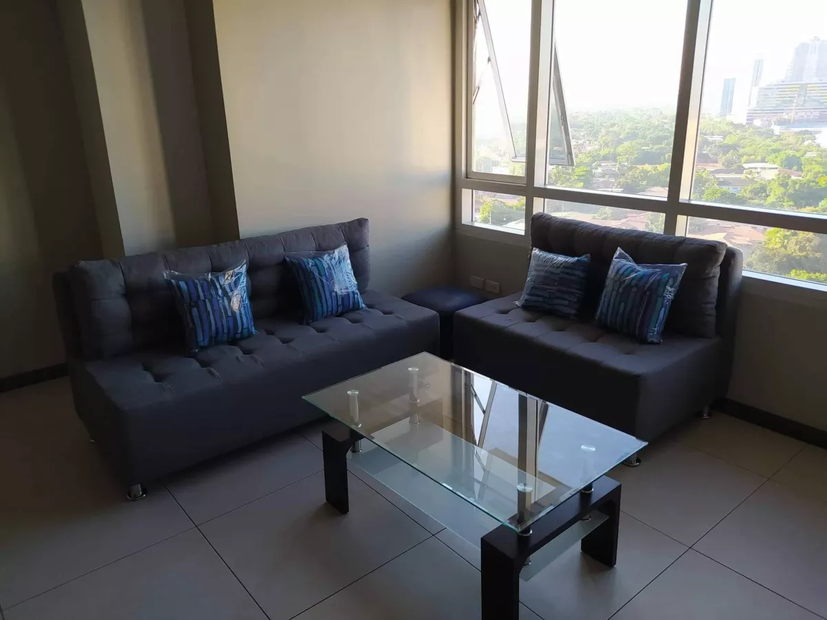 "For Lease 3 Bedrooms Condo with Parking in Legazpi Village, Makati City"05