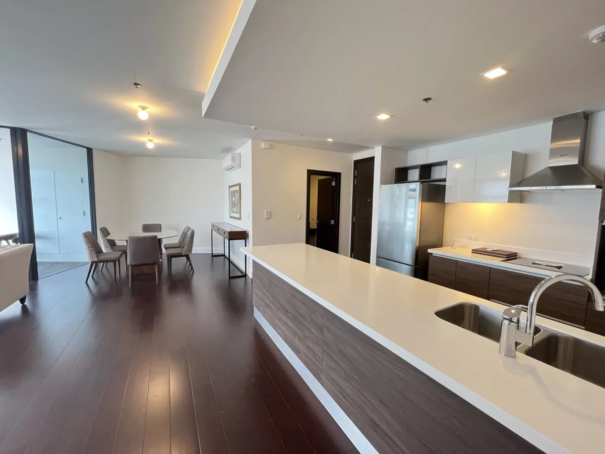 "Cozy 2 Bedroom Unit For Rent Garden Tower, Makati"09
