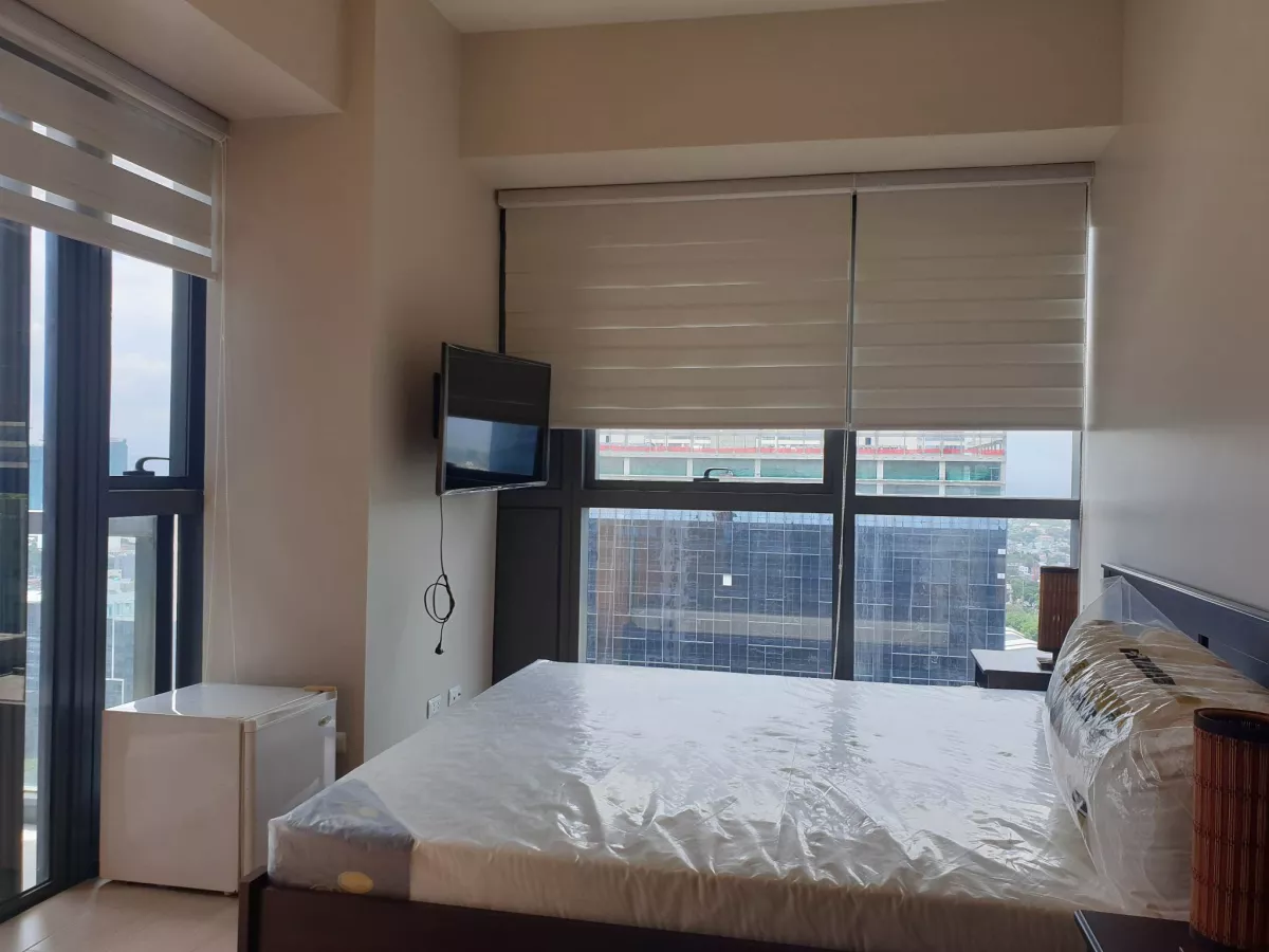Pleasant 2BR unit in Uptown Ritz07