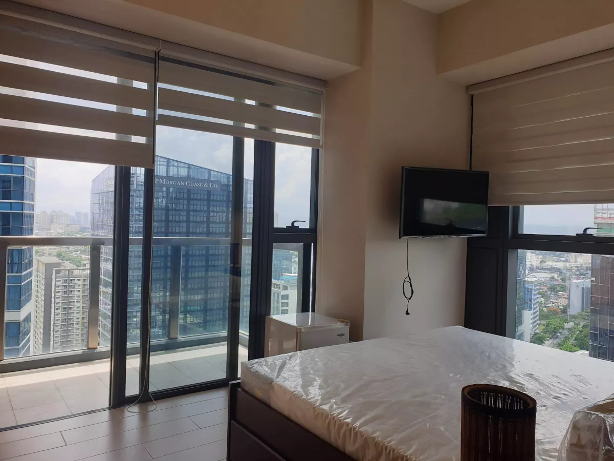Pleasant 2BR unit in Uptown Ritz08