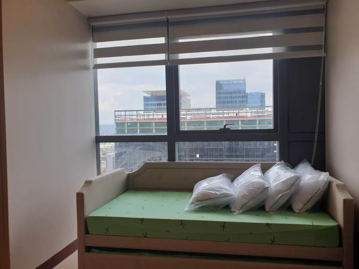 Pleasant 2BR unit in Uptown Ritz10