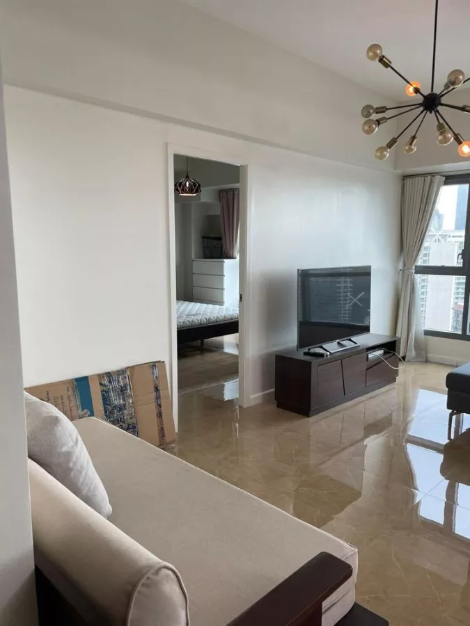 Modern 2BR Condo unit in Shang Salcedo Place for Lease at Makati!04