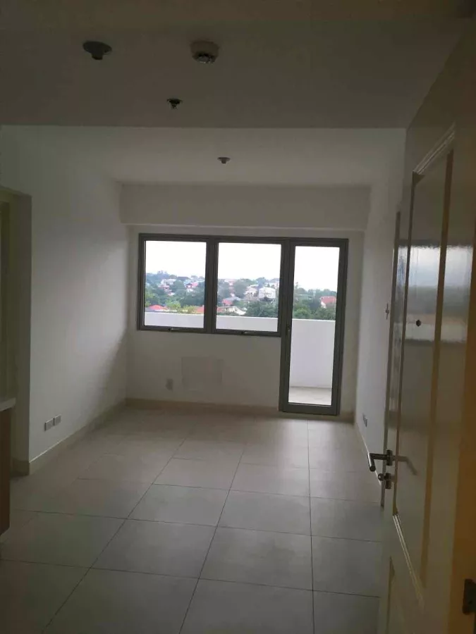 "1 Bedroom Condo Unit for Rent in The Residences At Commonwealth, Quezon City"02
