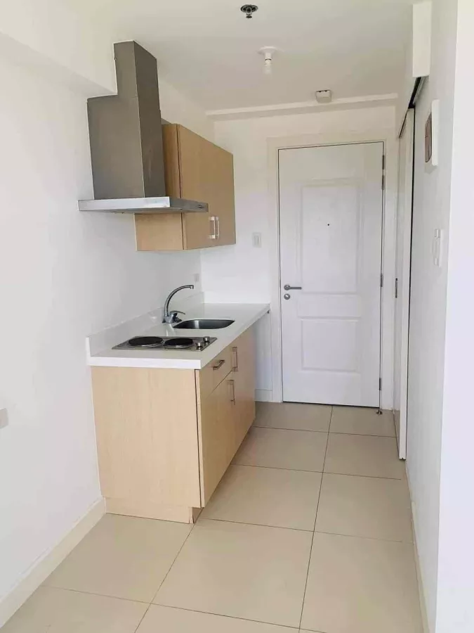 "1 Bedroom Condo Unit for Rent in The Residences At Commonwealth, Quezon City"06