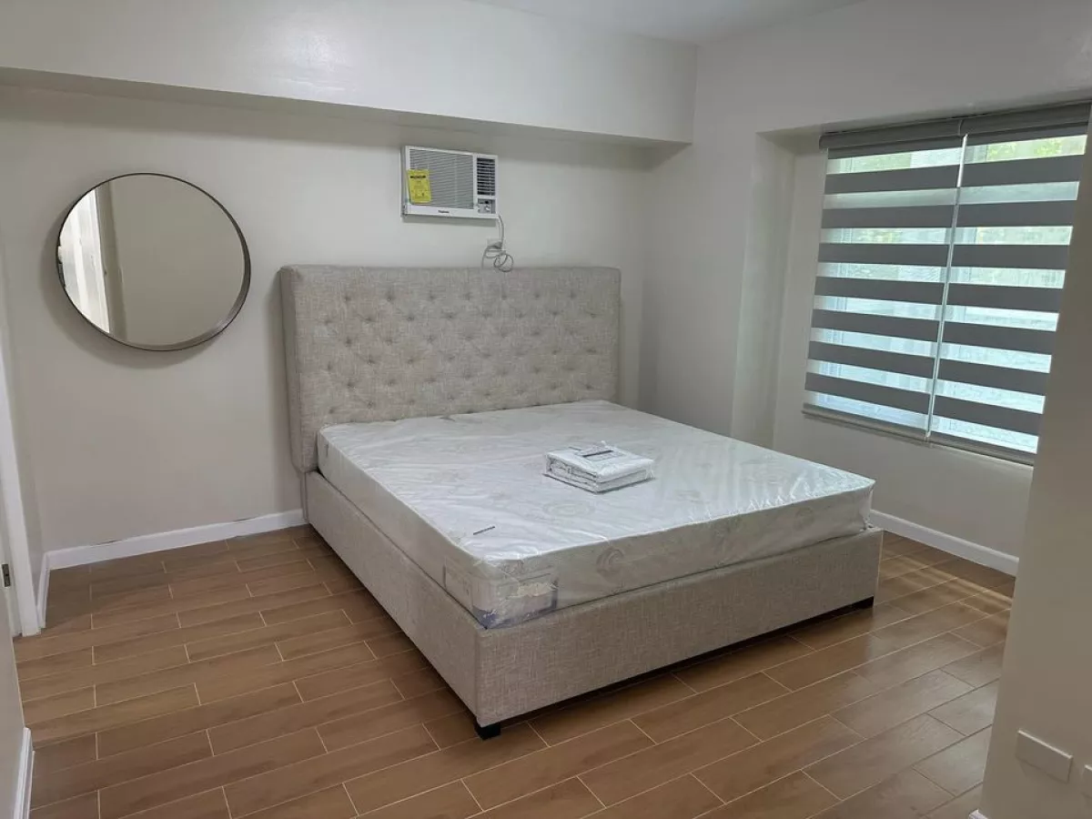 3 bedroom unit in Two Serendra for lease03