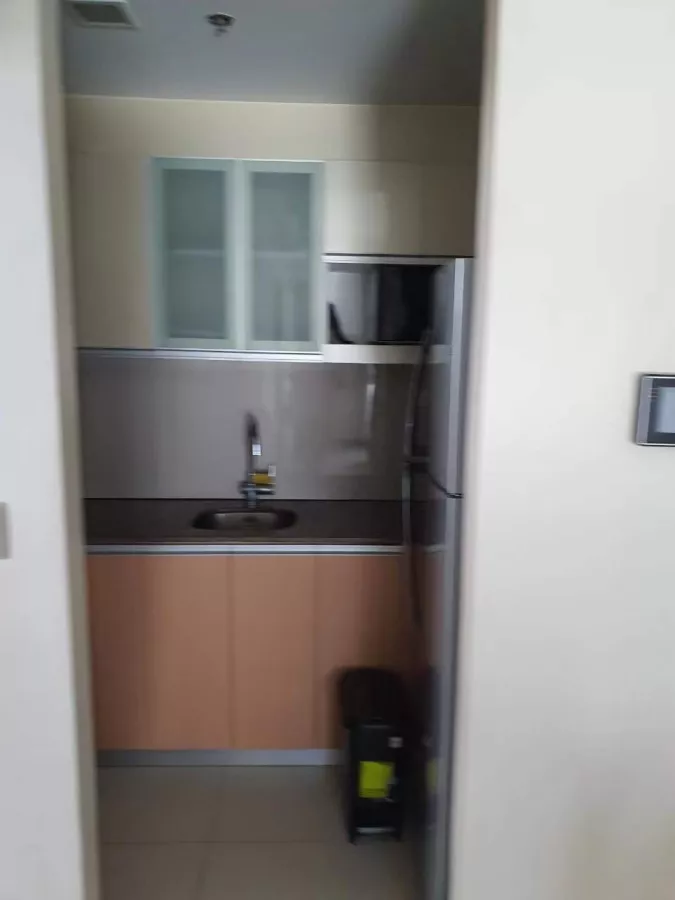 Studio Unit for Rent at 8 Newtown Boulevard05