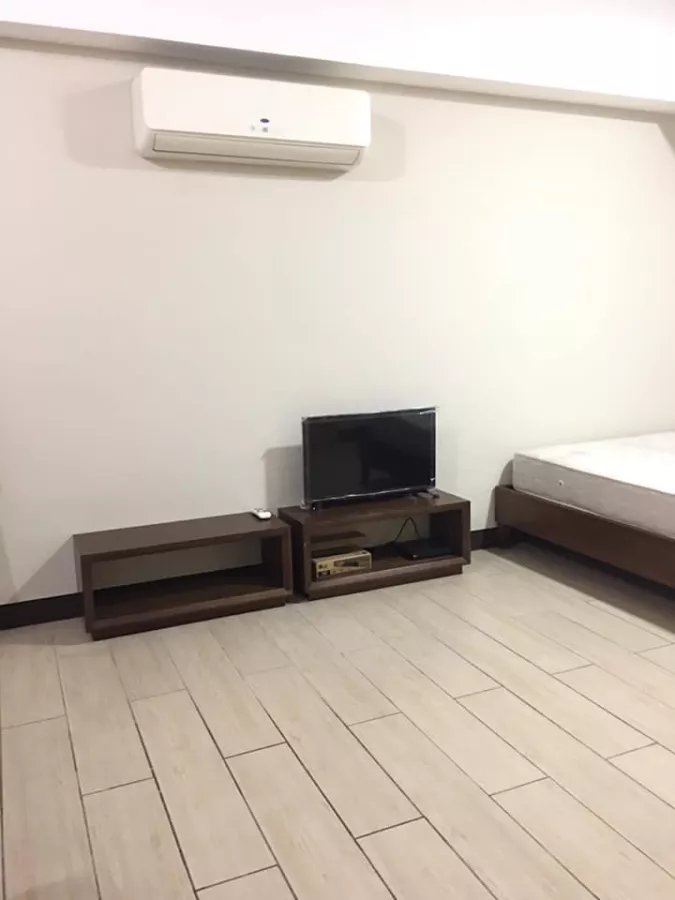 For Lease Executive Studio Unit in Three Central03
