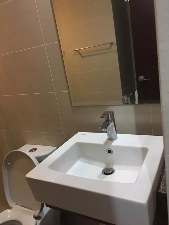 For Lease Executive Studio Unit in Three Central06