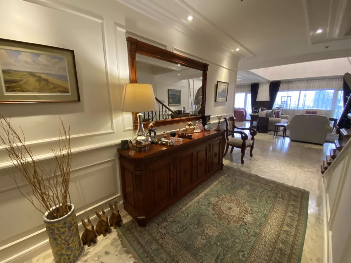 Sophisticated Penthouse Unit in Le Triomphe Condominium Makati for Rent01