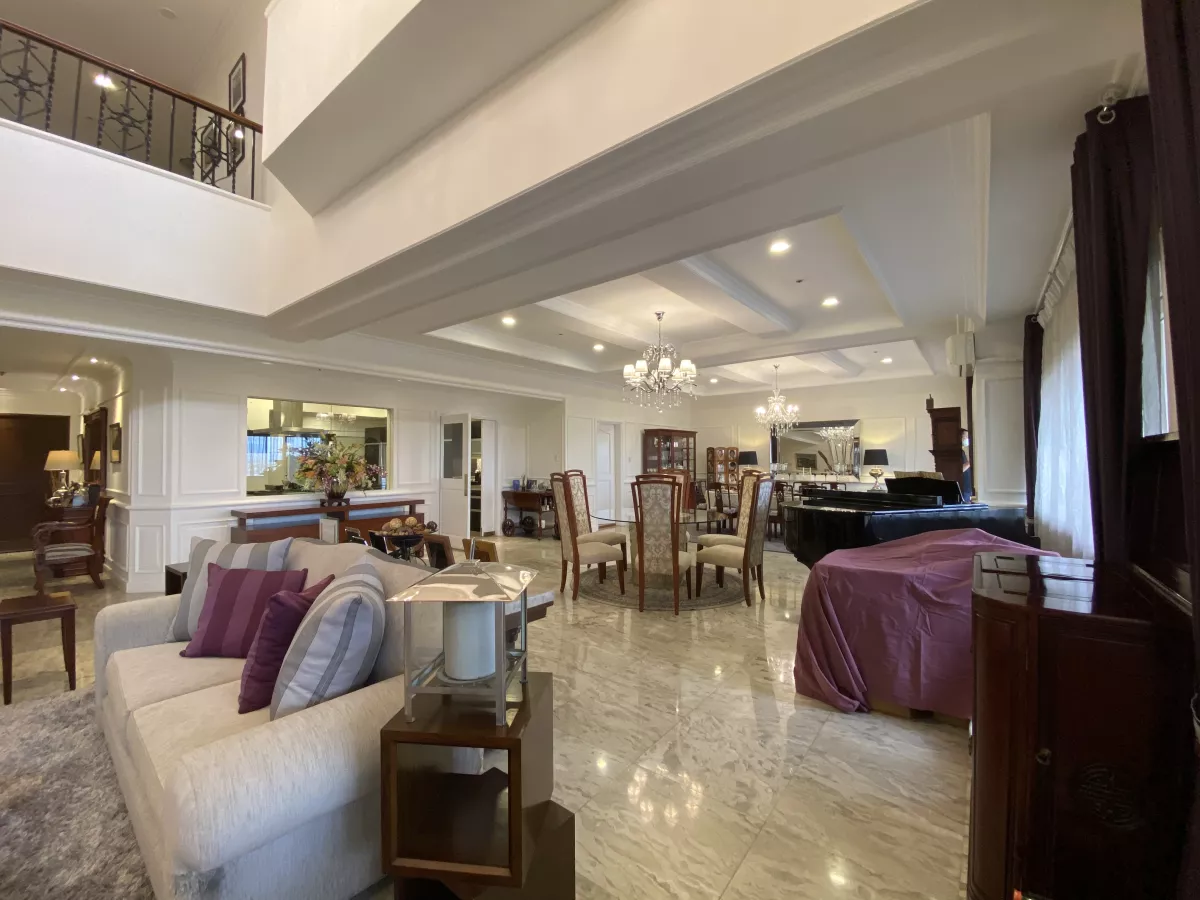Sophisticated Penthouse Unit in Le Triomphe Condominium Makati for Rent05