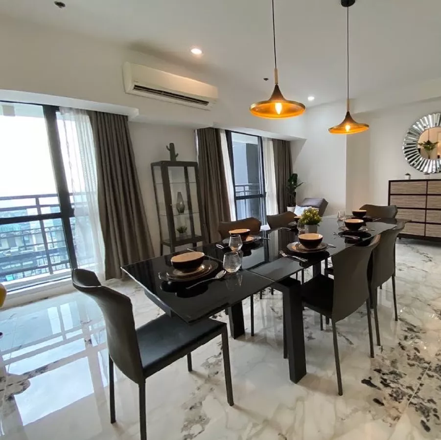 "For Lease: 4 Bedrooms Penthouse in Milano, Poblacion, Makati City"04