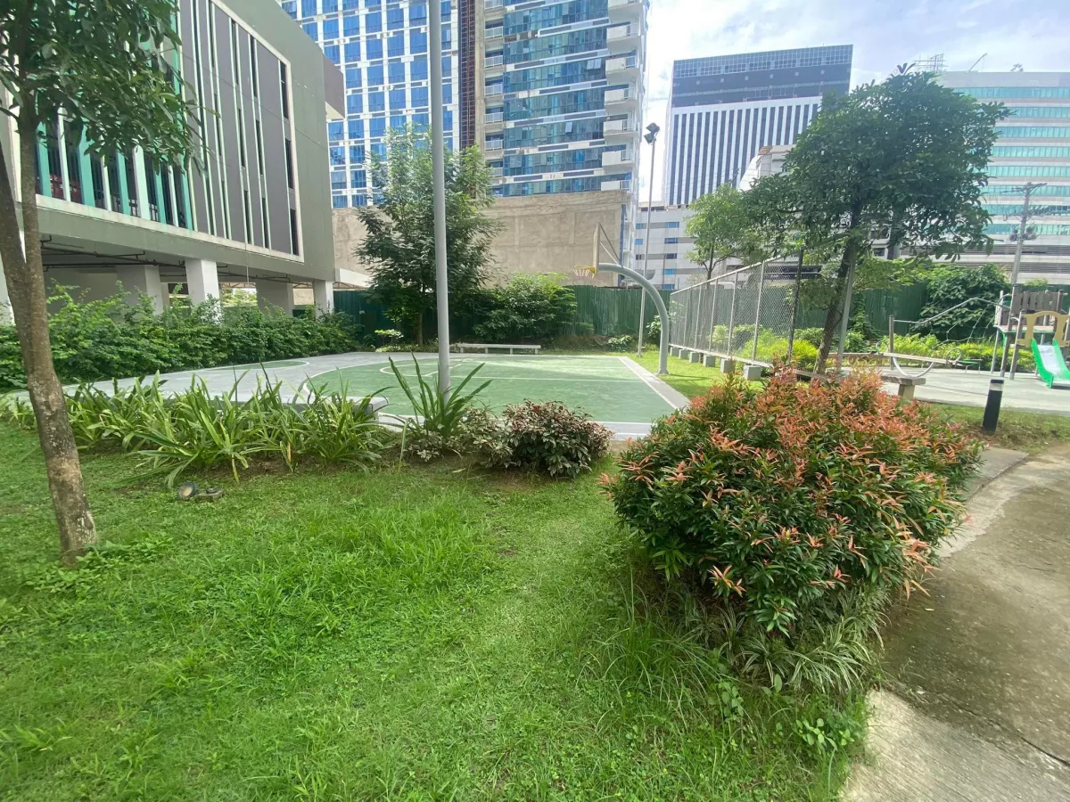 "For Rent  - Almost Brand New, Studio Condo in Avida Riala, I. T Park, Cebu City."08