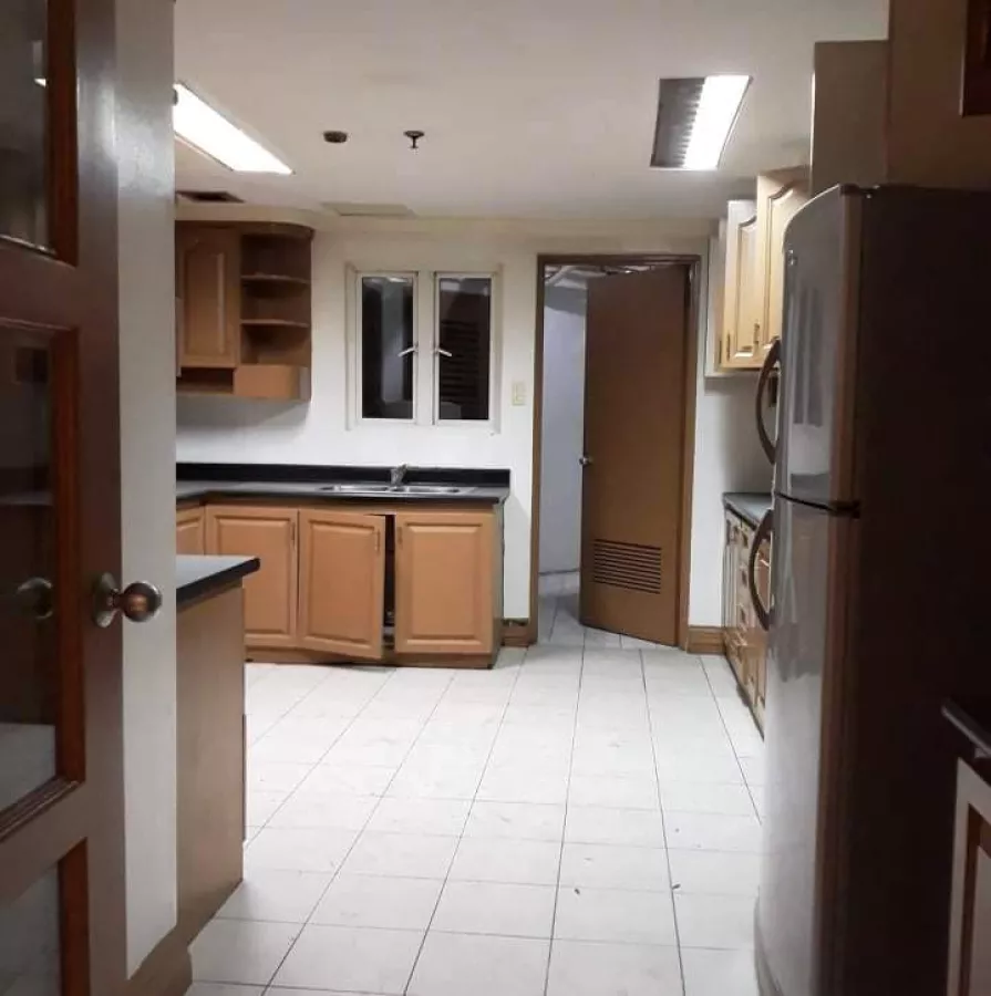 4BR Condo for Rent in Salcedo Park Condominium Makati City RH646004