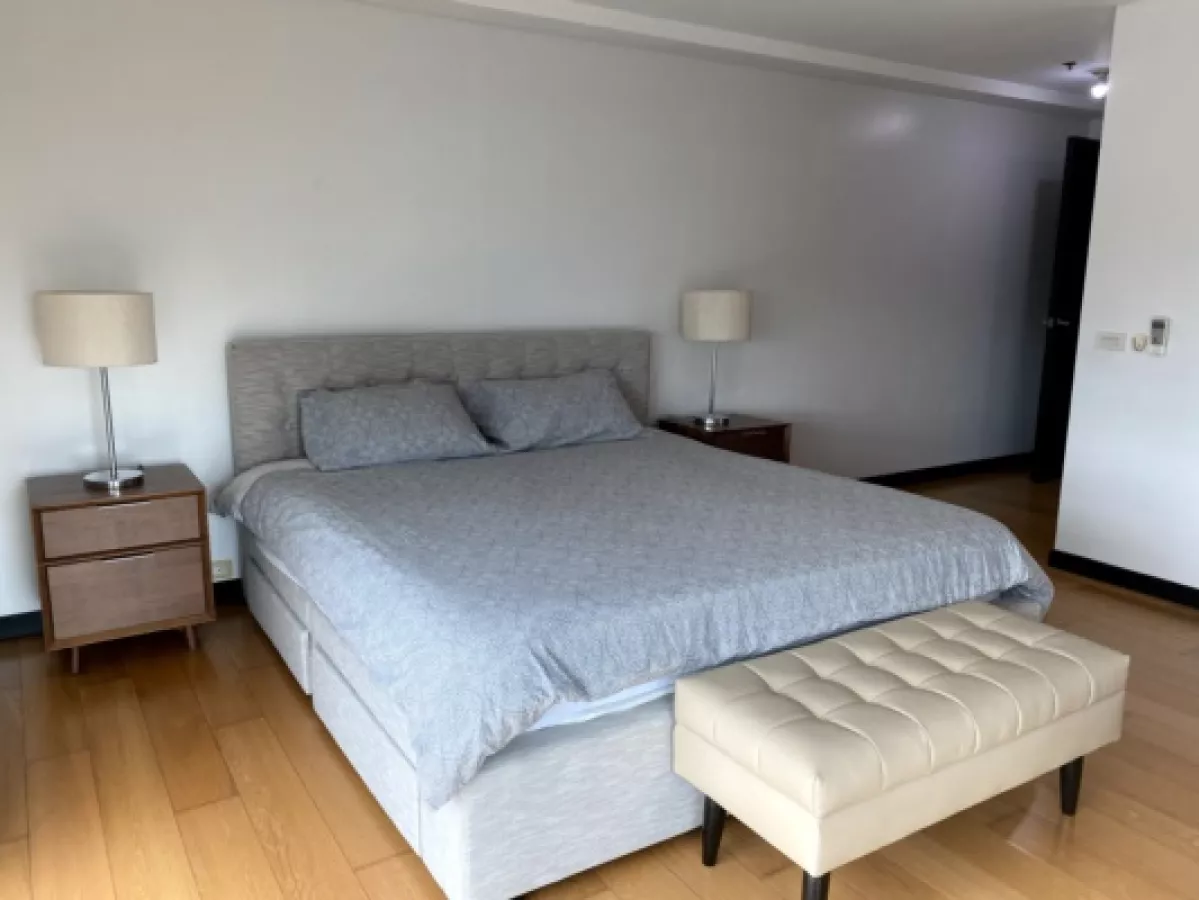 "Fully Furnished 2BR Corner Unit with Balcony for Rent - One Serendra, BGC Taguig"08