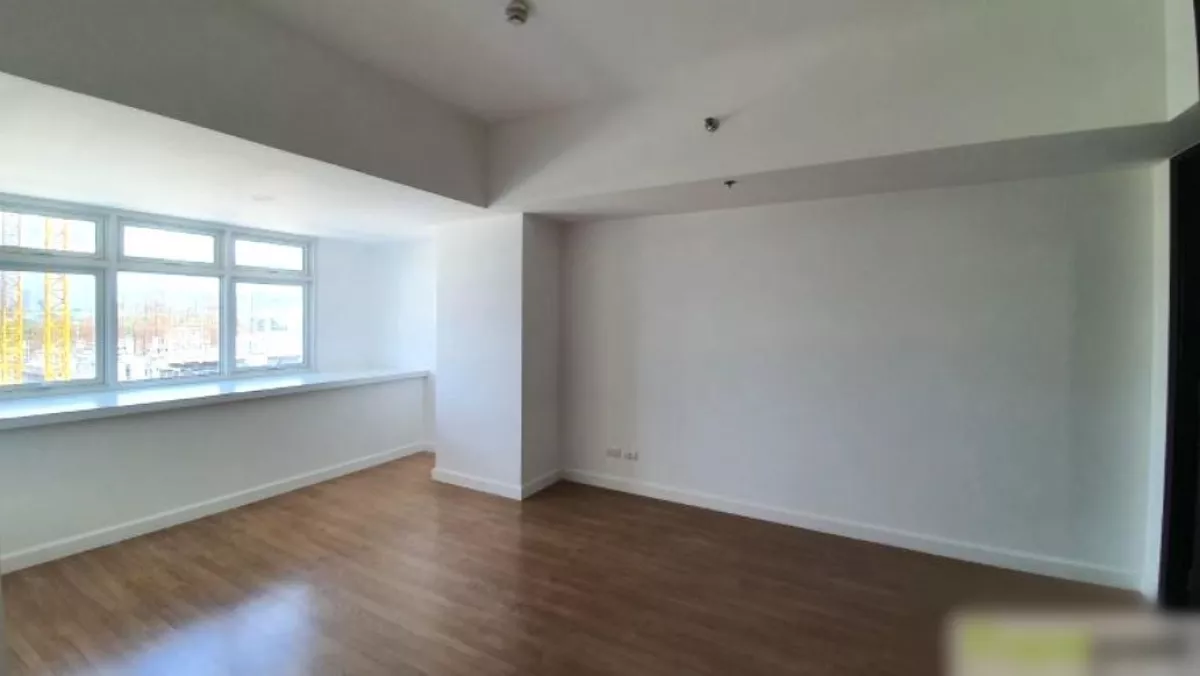"3BR Penthouse Unit for Rent at The Veranda - West Tower in Western Bicutan, Taguig City"02