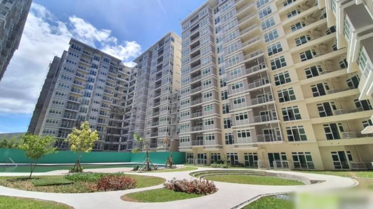 "3BR Penthouse Unit for Rent at The Veranda - West Tower in Western Bicutan, Taguig City"06