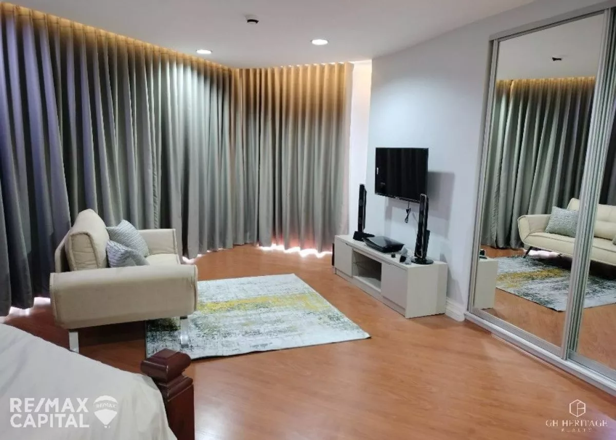 "Fully furnished 2BR Condominium unit for lease in Salcedo Park Tower 2, Makati"05