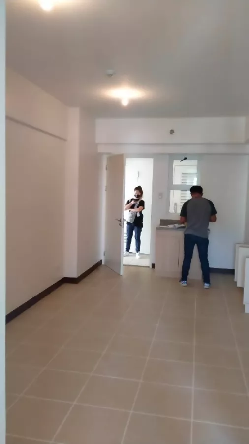 Two Bedroom Bare Unit with Parking For Lease02