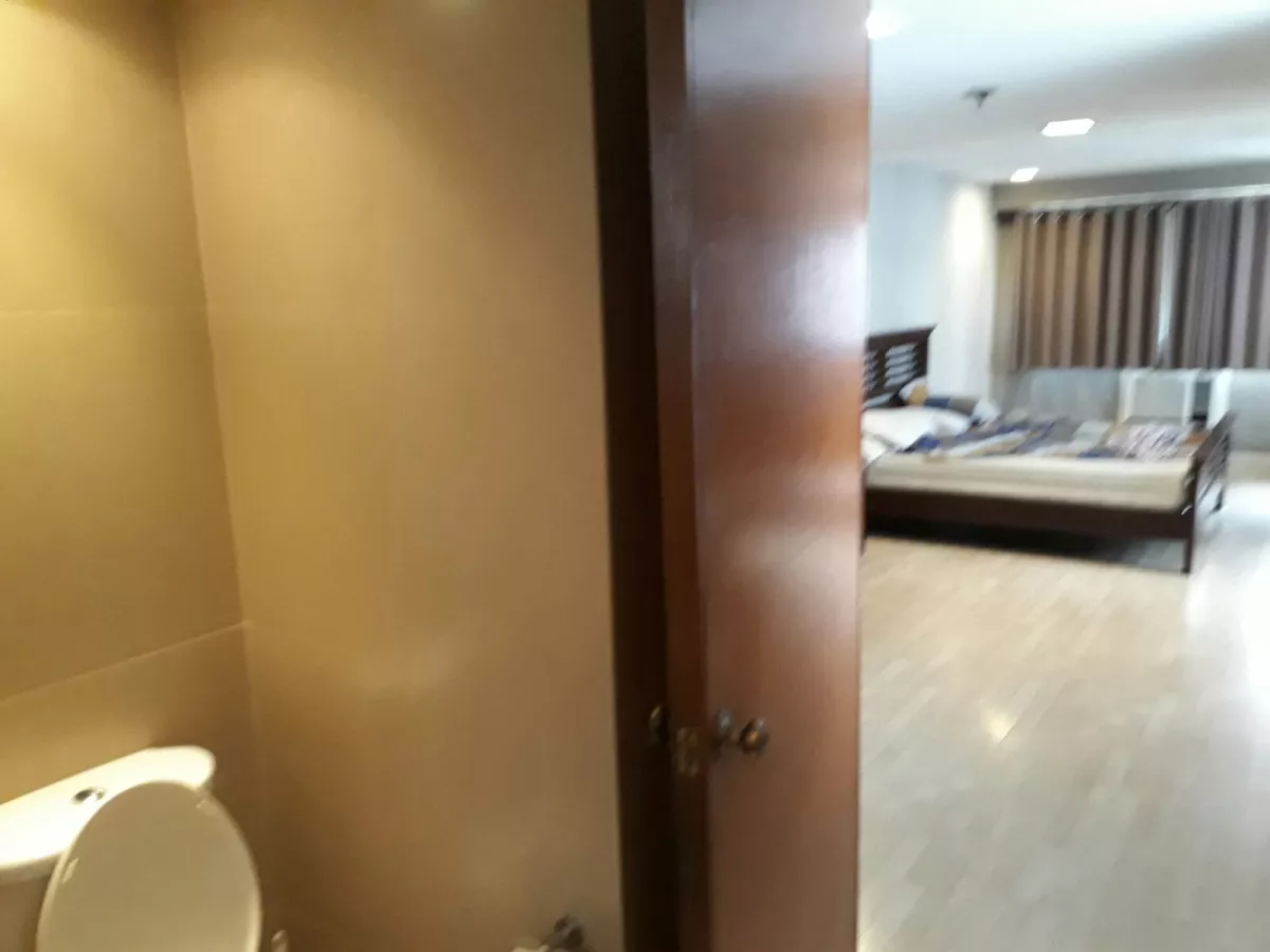 "Condominium For Rent 2 BR along Dela Rosa Street at Legaspi Village, Makati City"02