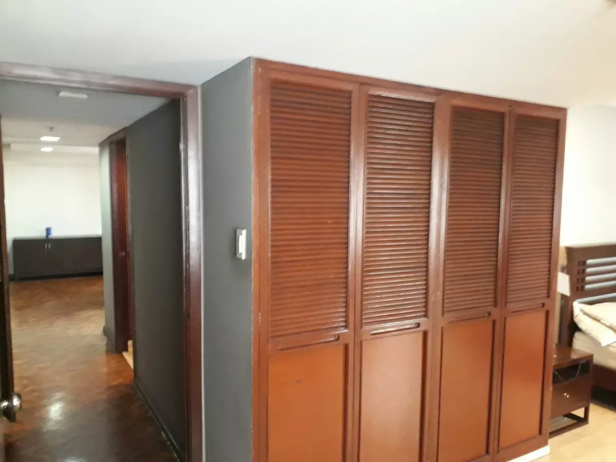"Condominium For Rent 2 BR along Dela Rosa Street at Legaspi Village, Makati City"03