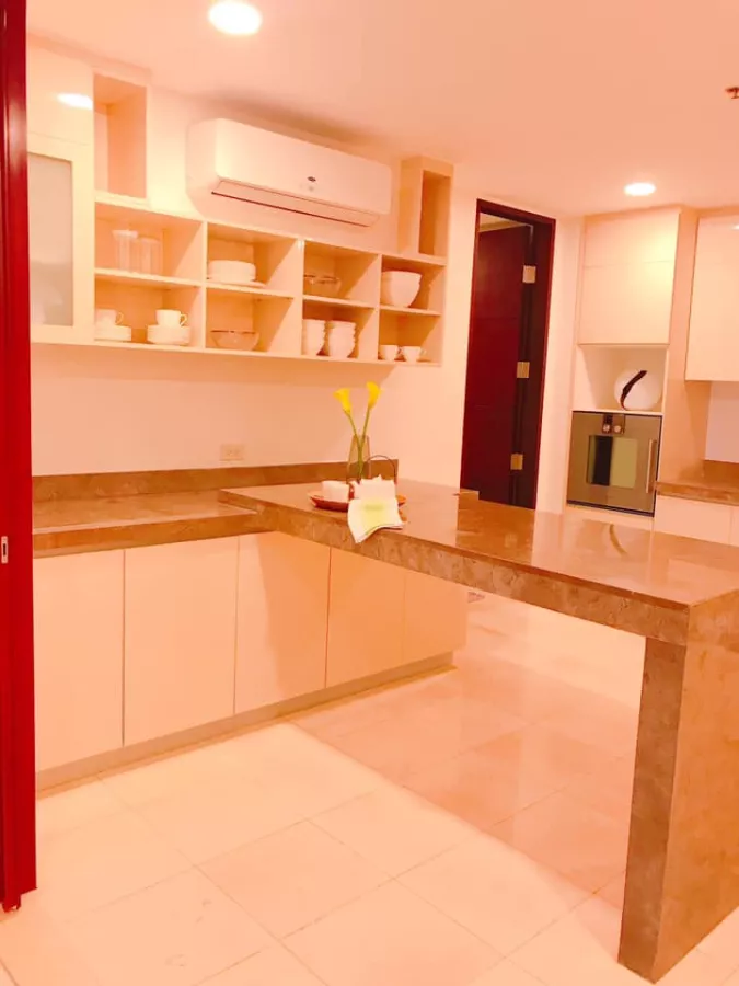 For Lease 4BR unit in Grand Hyatt Residences10