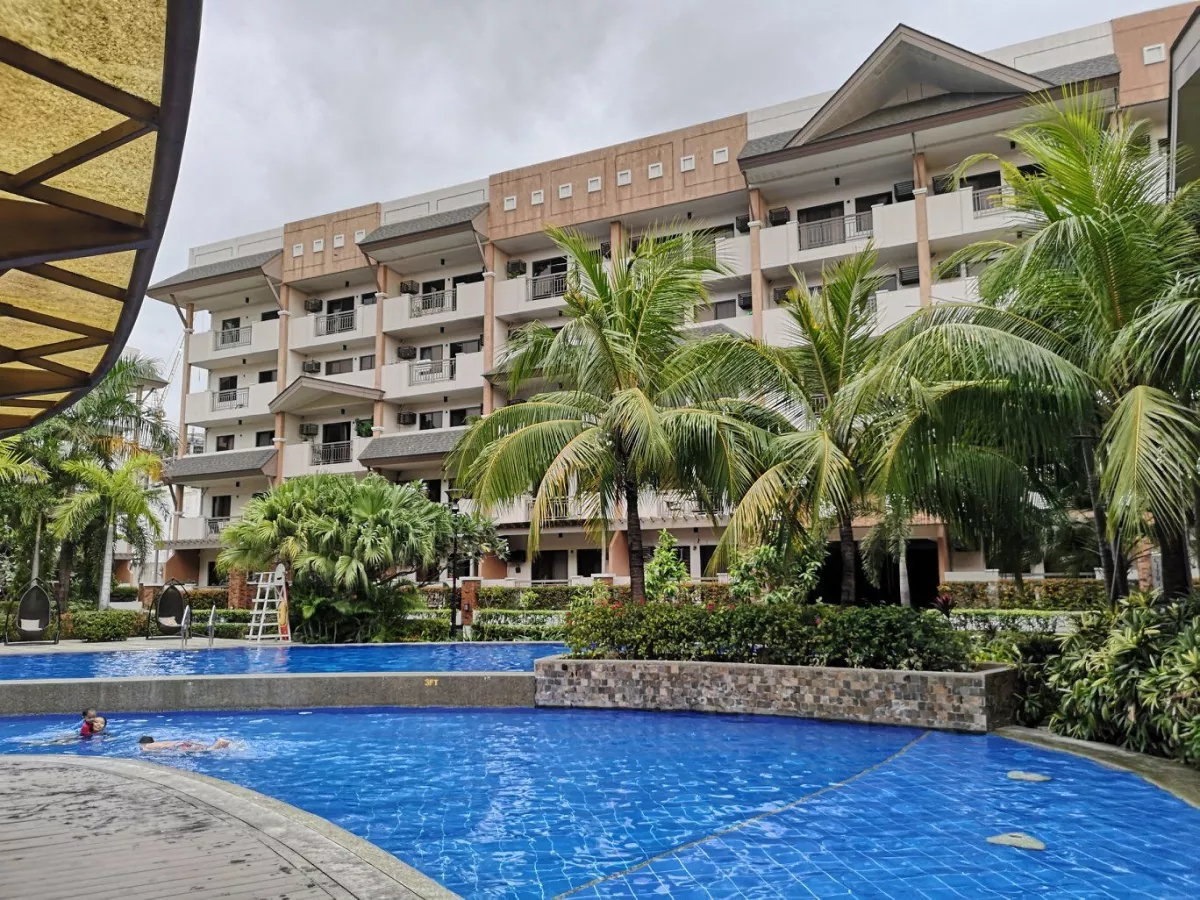 "For Rent 2 BR Fully Furnished Penthouse unit w/ balcony in Sun Valley, Parañaque"02
