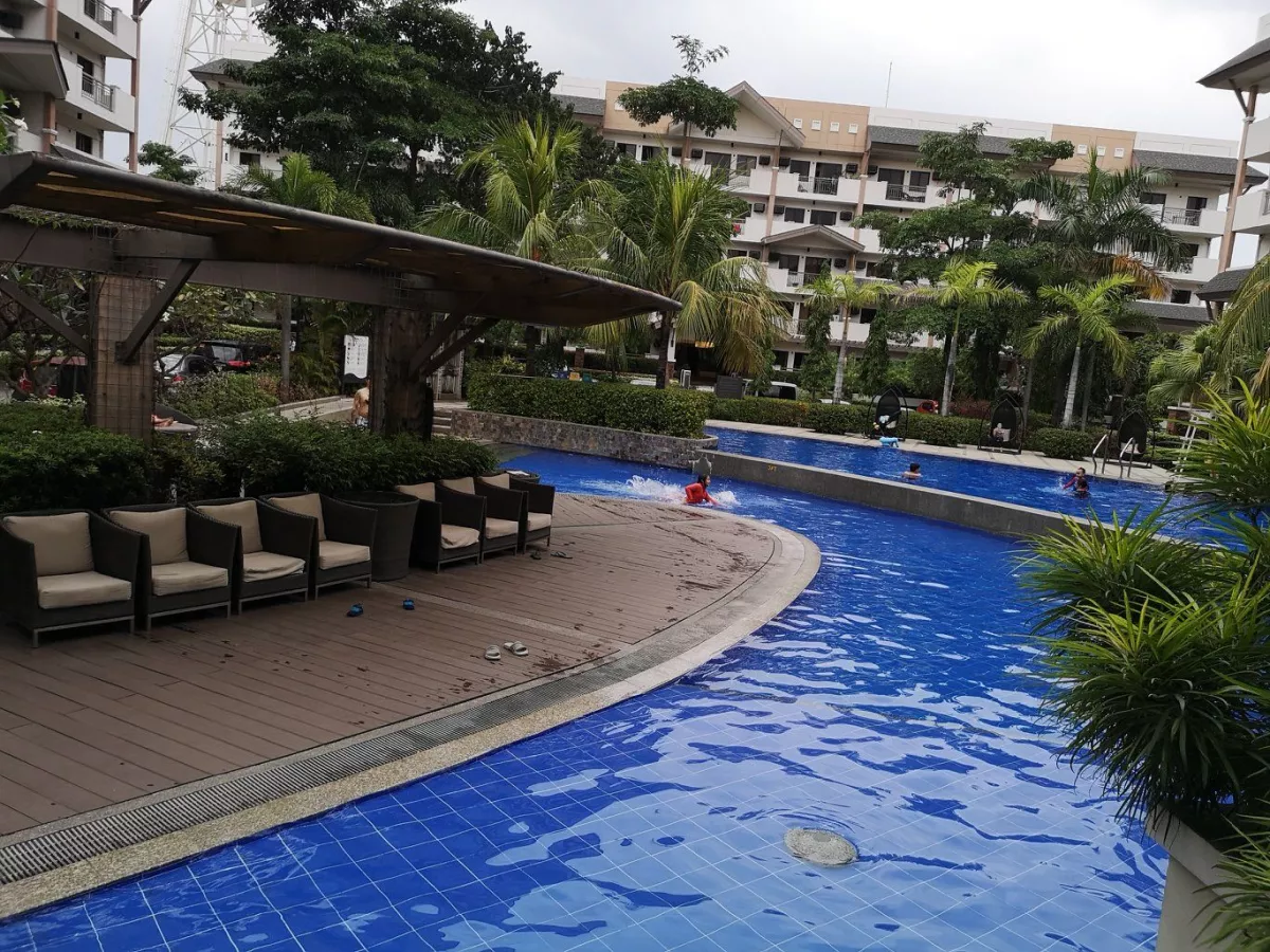 "For Rent 2 BR Fully Furnished Penthouse unit w/ balcony in Sun Valley, Parañaque"04