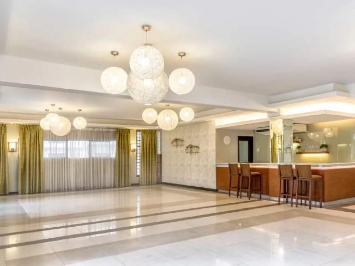 "For Rent 2 BR Fully Furnished Penthouse unit w/ balcony in Sun Valley, Parañaque"05