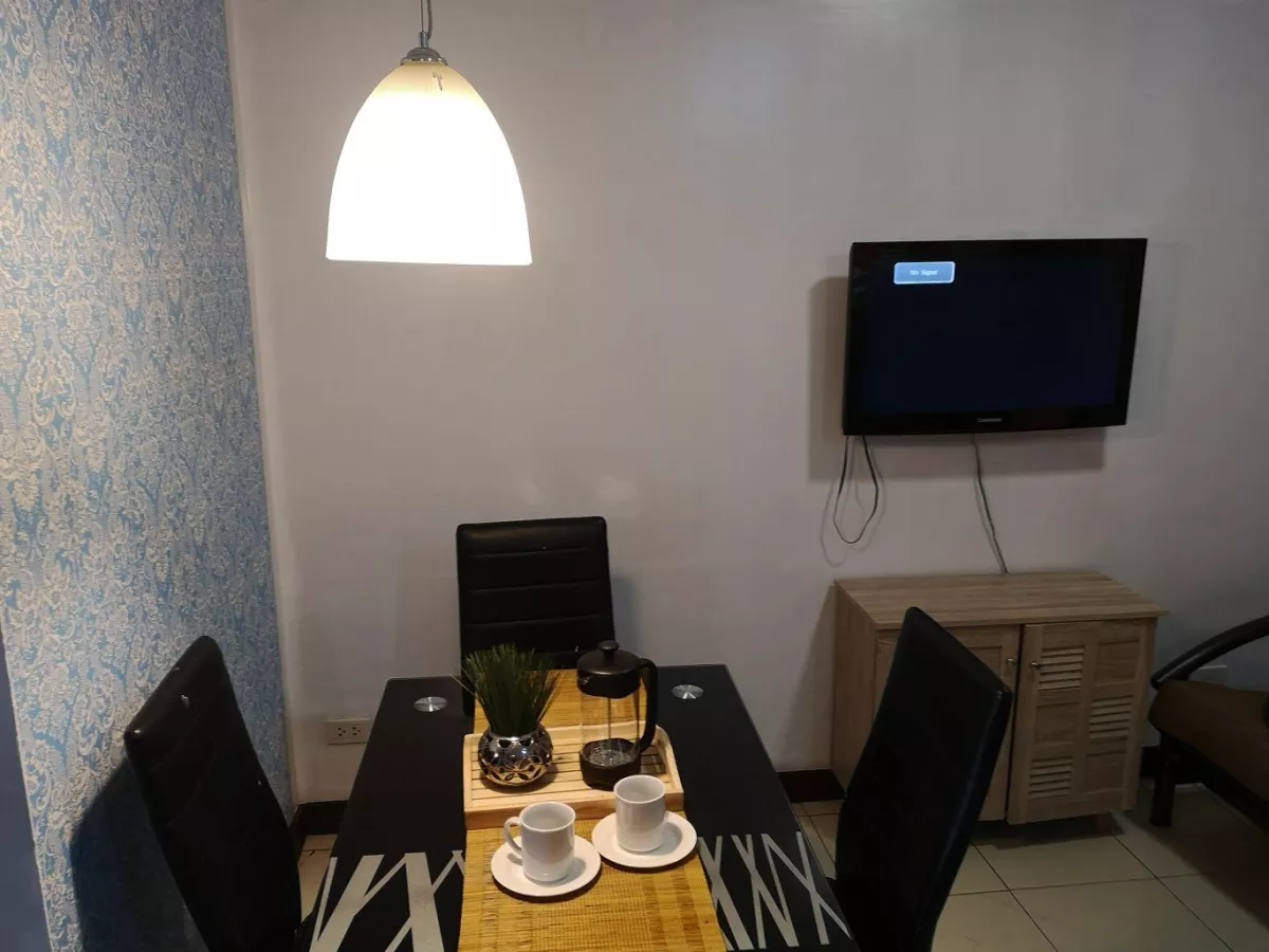 "For Rent 2 BR Fully Furnished Penthouse unit w/ balcony in Sun Valley, Parañaque"10