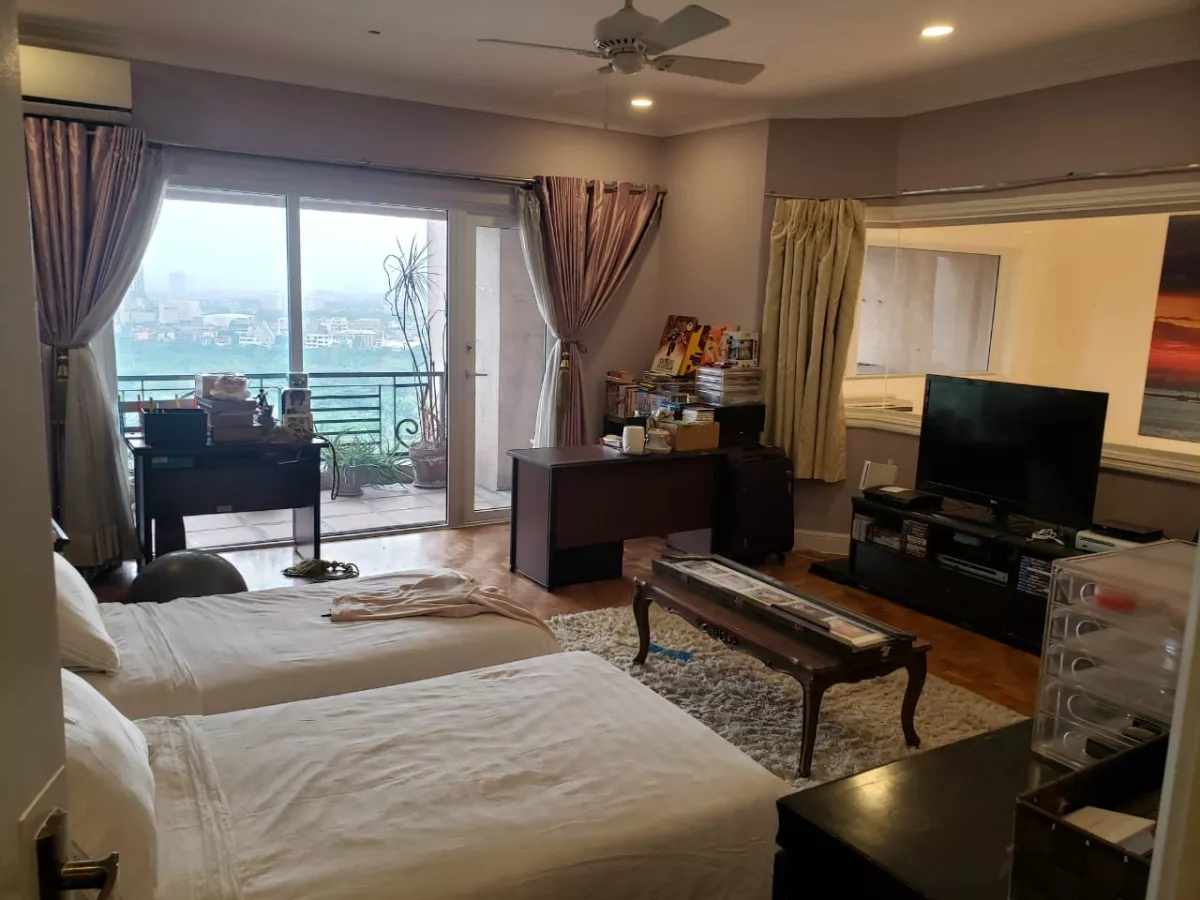 "For Rent 410 sqm Sub penthouse loft nr Ayala Ave RCBC Towers in Bel-Air, Makati"09