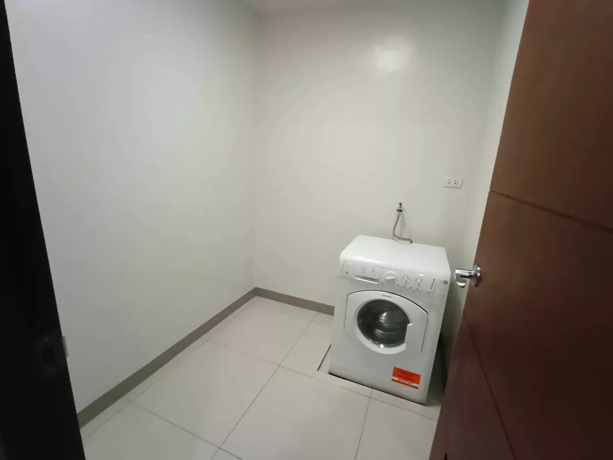 "Fully-Furnished 2 Bedroom  in One Uptown Residences, BGC Taguig"06