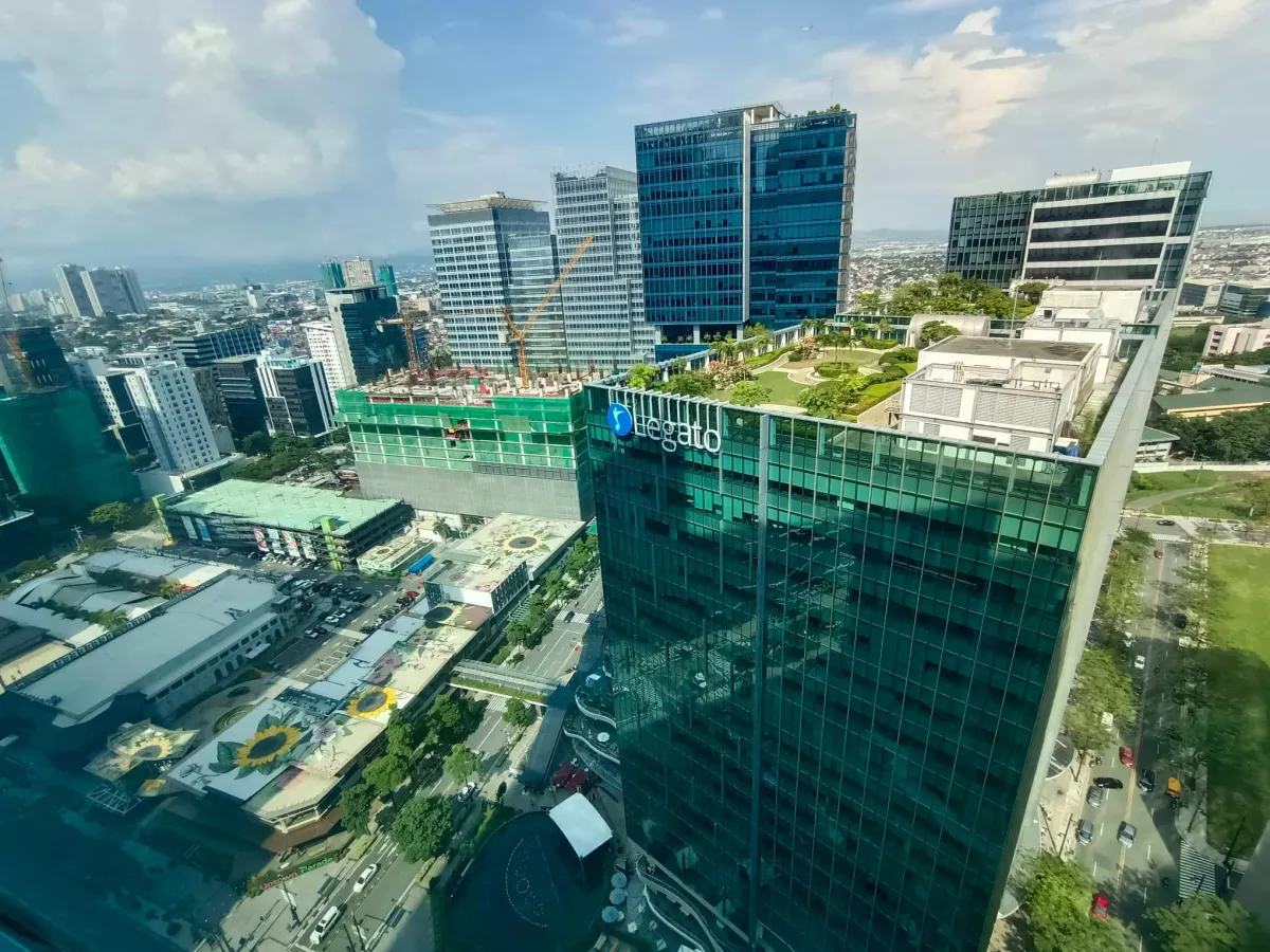 "Fully-Furnished 2 Bedroom  in One Uptown Residences, BGC Taguig"08