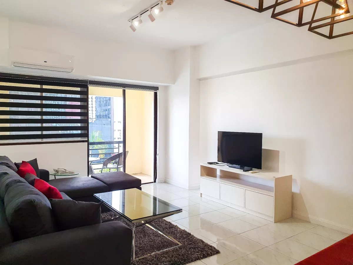 2BR Condo for Rent in Greenbelt Radissons Legaspi Village Makati City RH99902