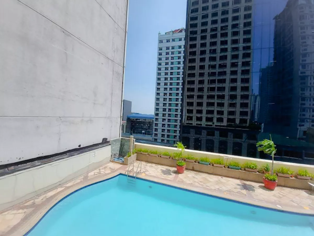 2BR Condo for Rent in Greenbelt Radissons Legaspi Village Makati City RH99905