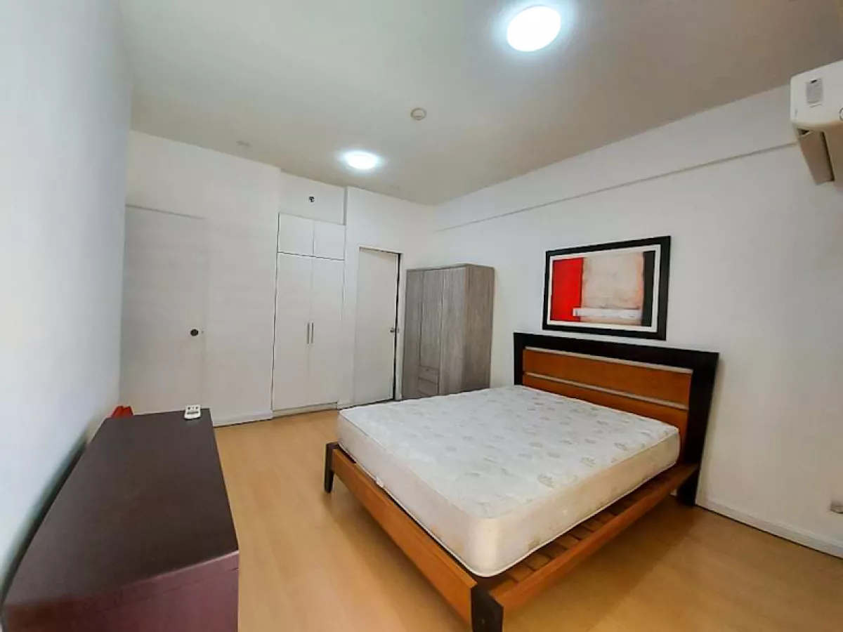 2BR Condo for Rent in Greenbelt Radissons Legaspi Village Makati City RH99910