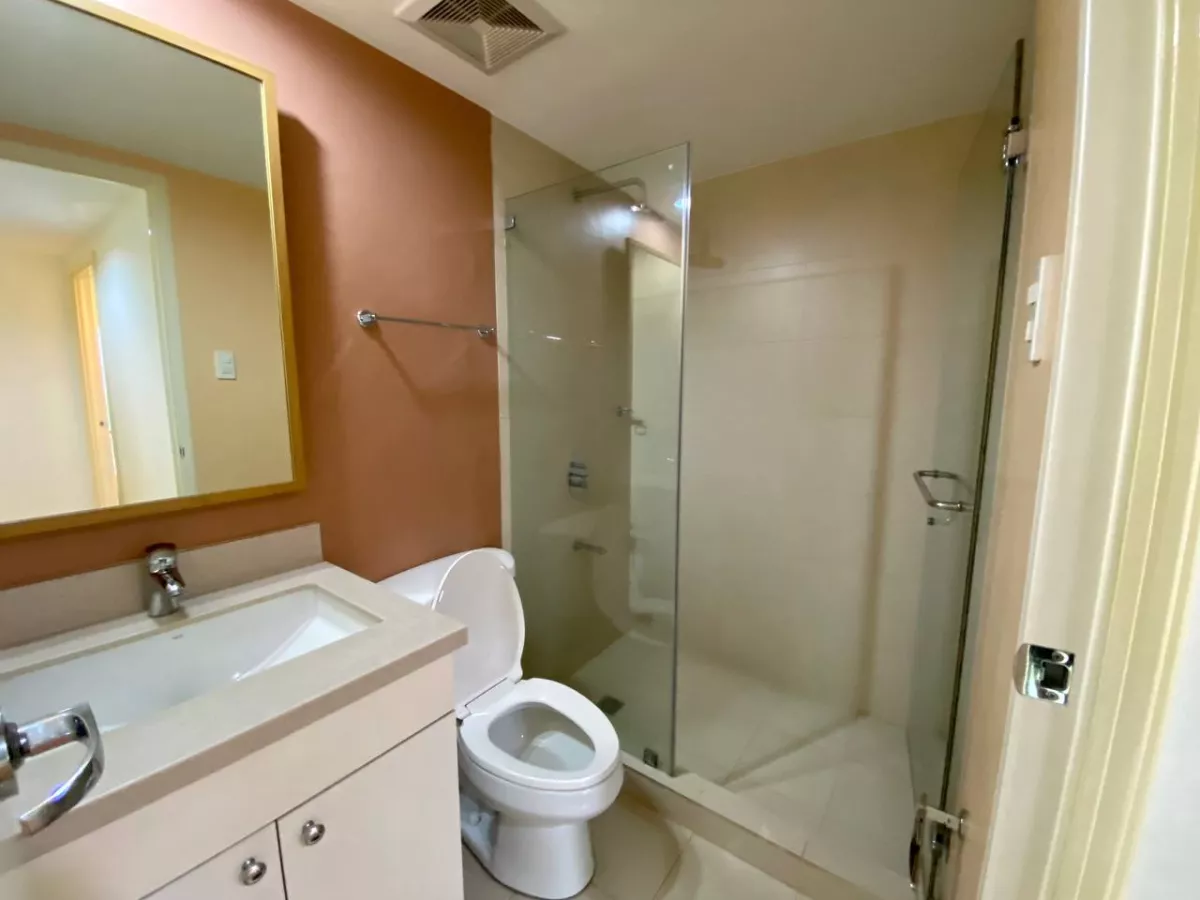 Two Bedrooms Loft For Rent in One Rockwell East Tower08