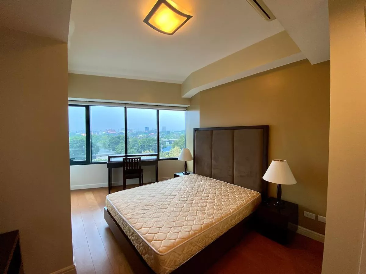Two Bedrooms Loft For Rent in One Rockwell East Tower10