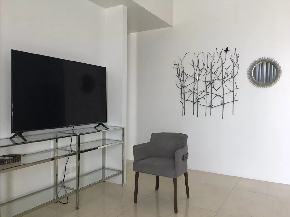 Grand Hyatt Community Welcomes You! 2 Bedroom Condominium For Rent In Taguig04