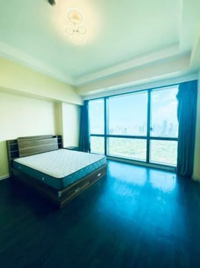 For Rent in BGC Eight Forbestown Golf View Residences 3 Spacious Bedroom04