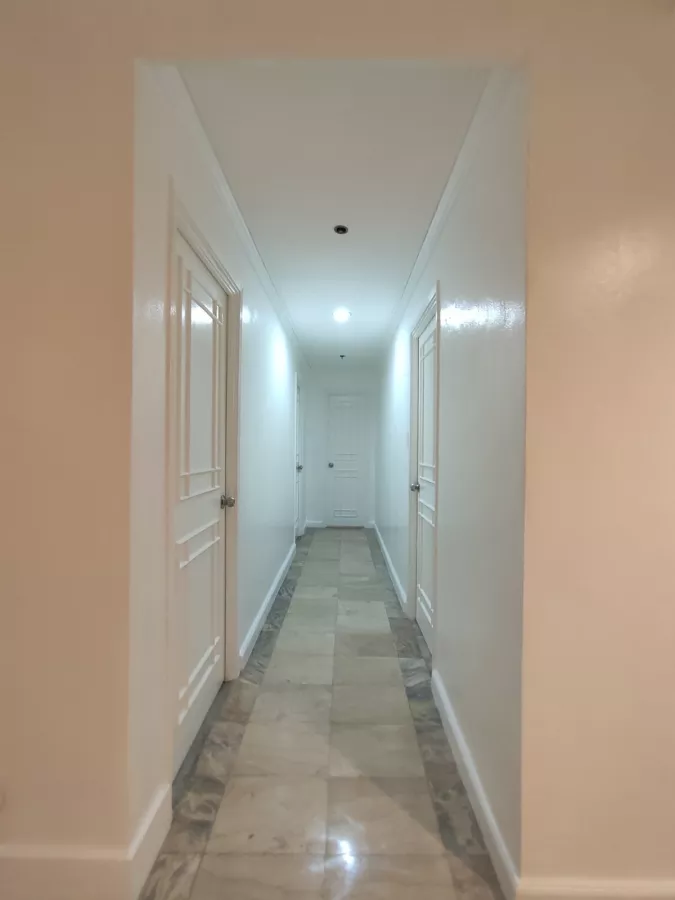 "205sqm 3 Bedroom Condo near Xavier, ICA, La Salle, Greenhills, ADB, Ortigas Ctr."09