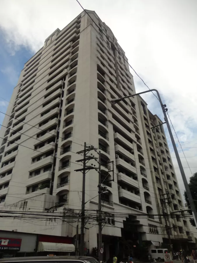 "205sqm 3 Bedroom Condo near Xavier, ICA, La Salle, Greenhills, ADB, Ortigas Ctr."04