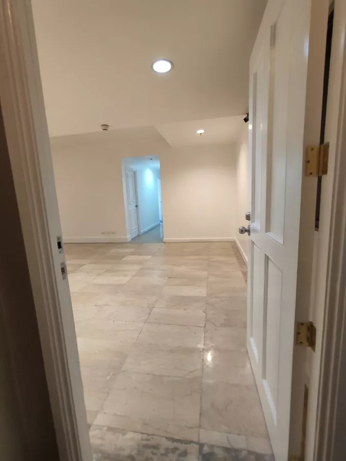 "205sqm 3 Bedroom Condo near Xavier, ICA, La Salle, Greenhills, ADB, Ortigas Ctr."07