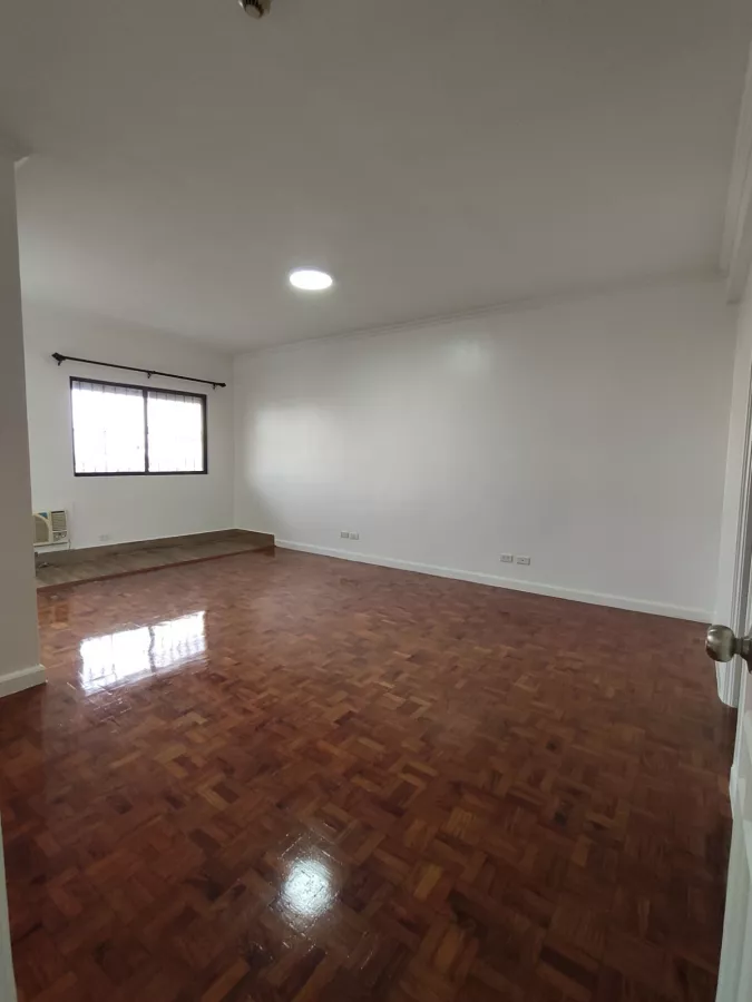"205sqm 3 Bedroom Condo near Xavier, ICA, La Salle, Greenhills, ADB, Ortigas Ctr."10