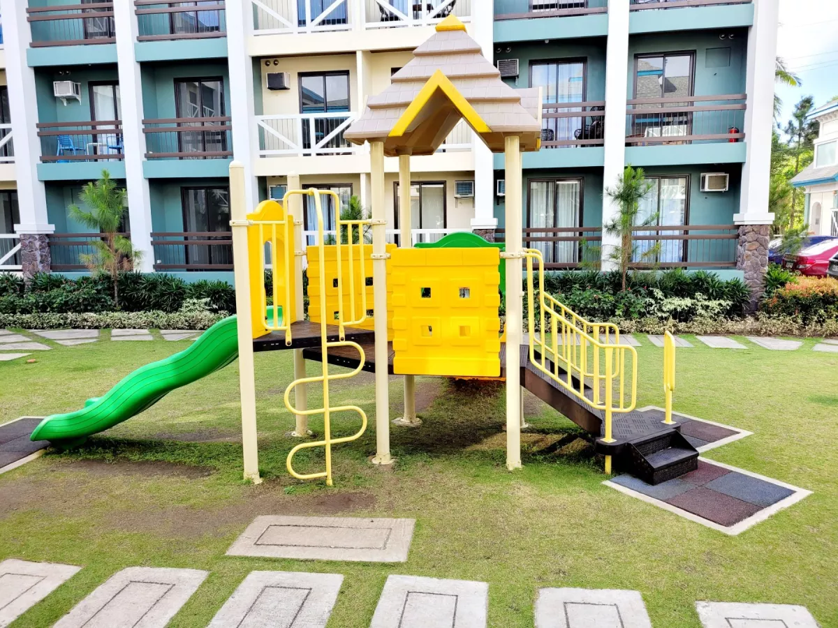 2 Bedroom Condominium unit for rent in Pine Suites Tagaytay08